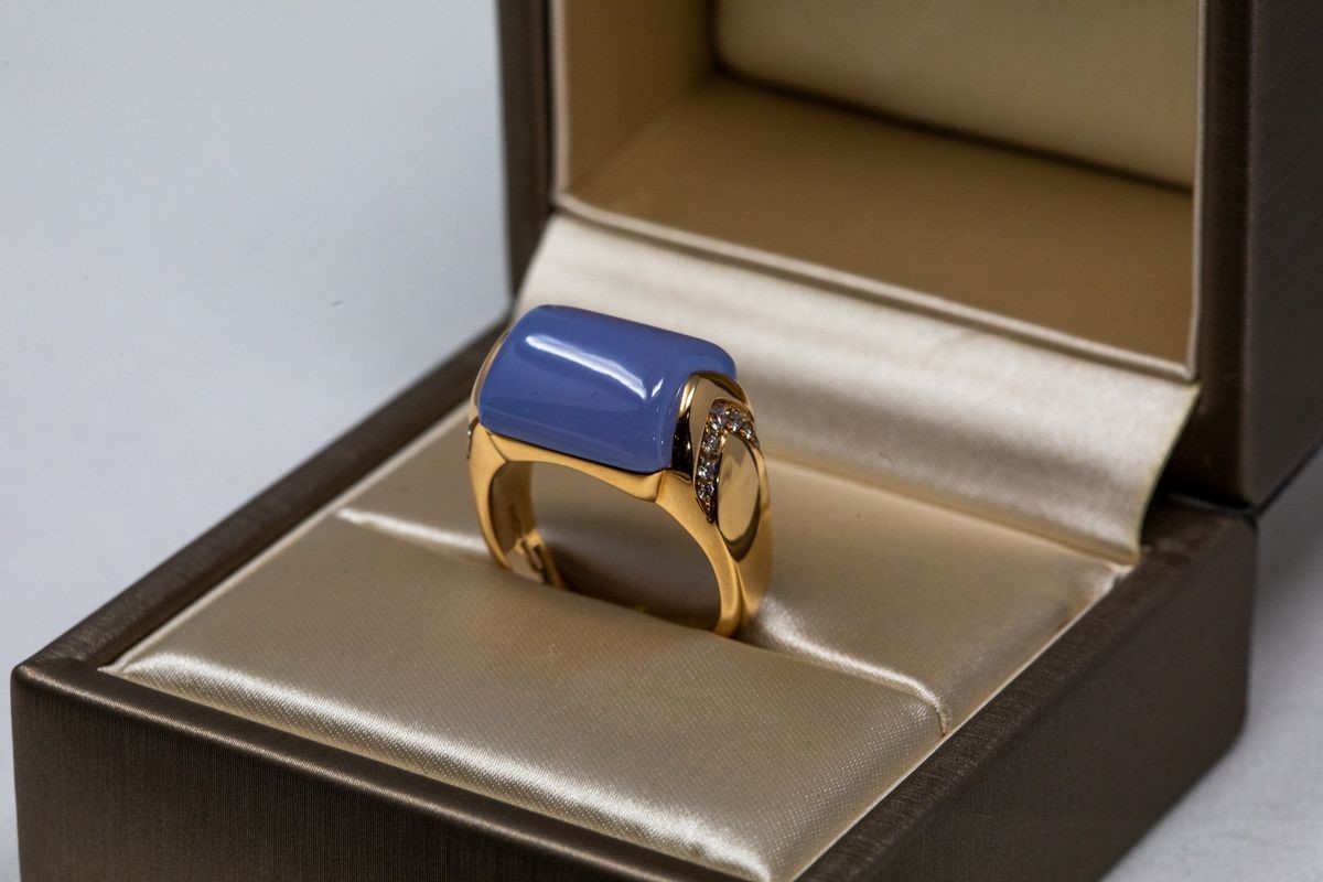 Bulgari Anello in Oro Rosa con Calcedonio e Brillanti