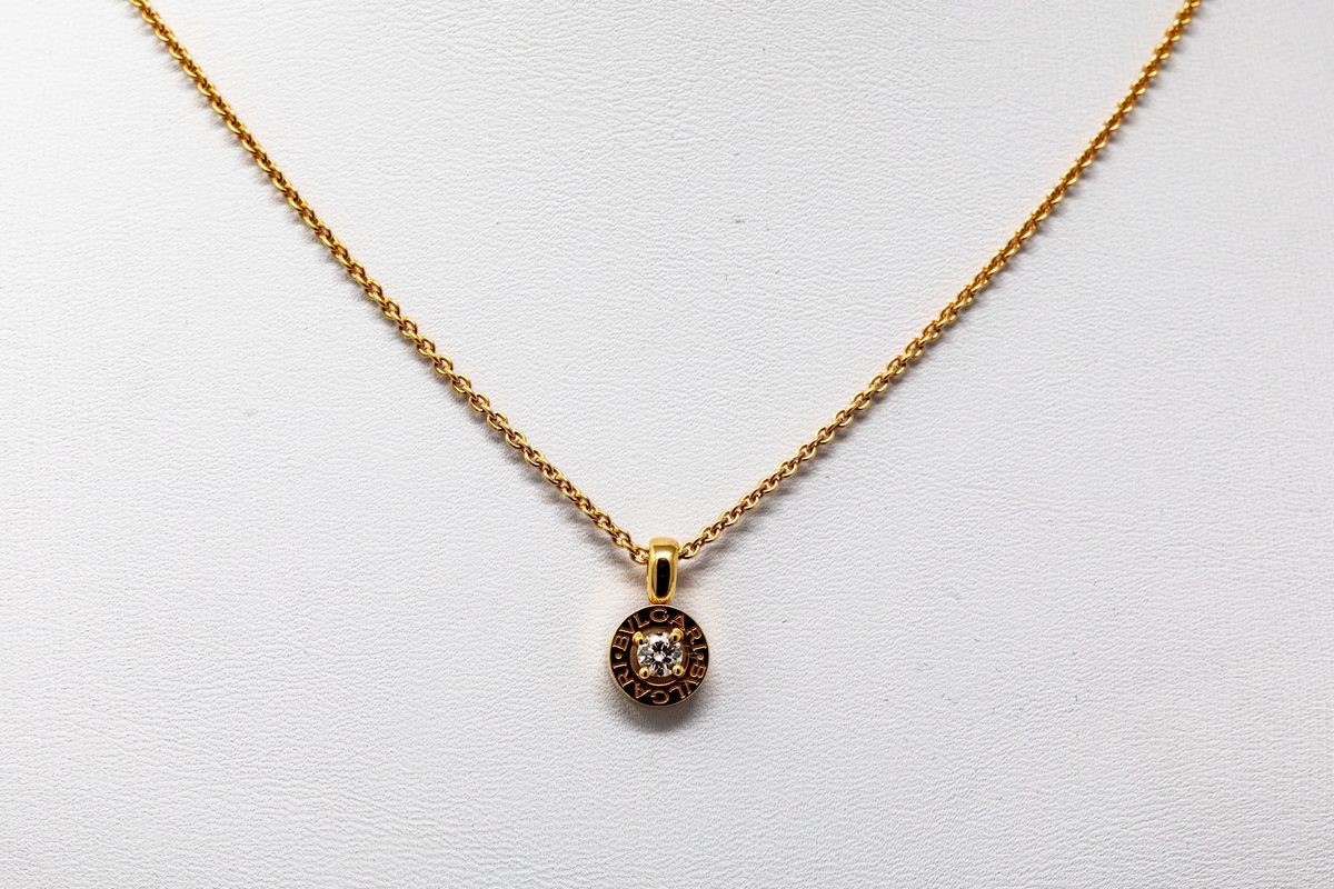 Bulgari Collana in Oro Rosa e Pendente con Diamante Centrale