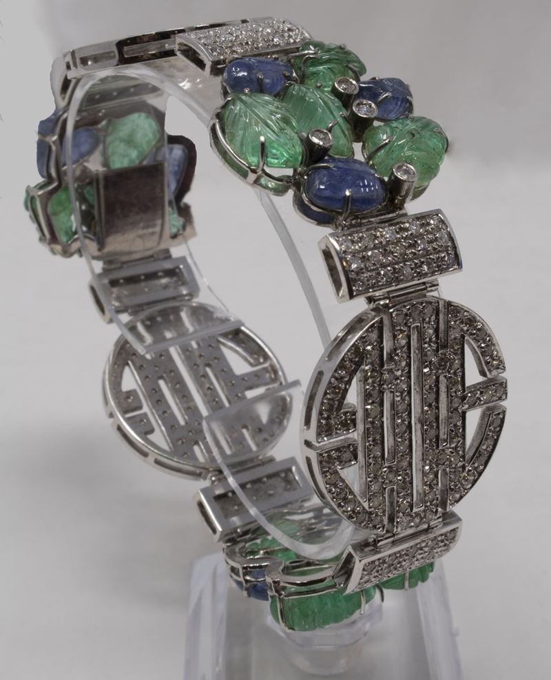 Bracciale in Oro Bianco con Pavé di Brillanti e Foglie di Smeraldo e Zaffiro