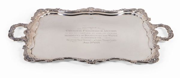 Grande vassoio rettangolare in argento  - Auction The Art of the Table - Casa d'aste Farsettiarte
