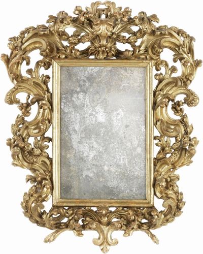 Specchiera in Legno Riccamente Intagliato e Dorato