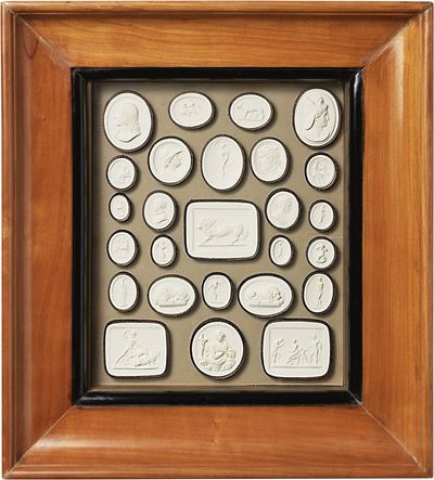 Quattro Cornici con Collezione di Cammei in Gesso