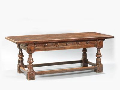 Tavolo in Legno di Noce