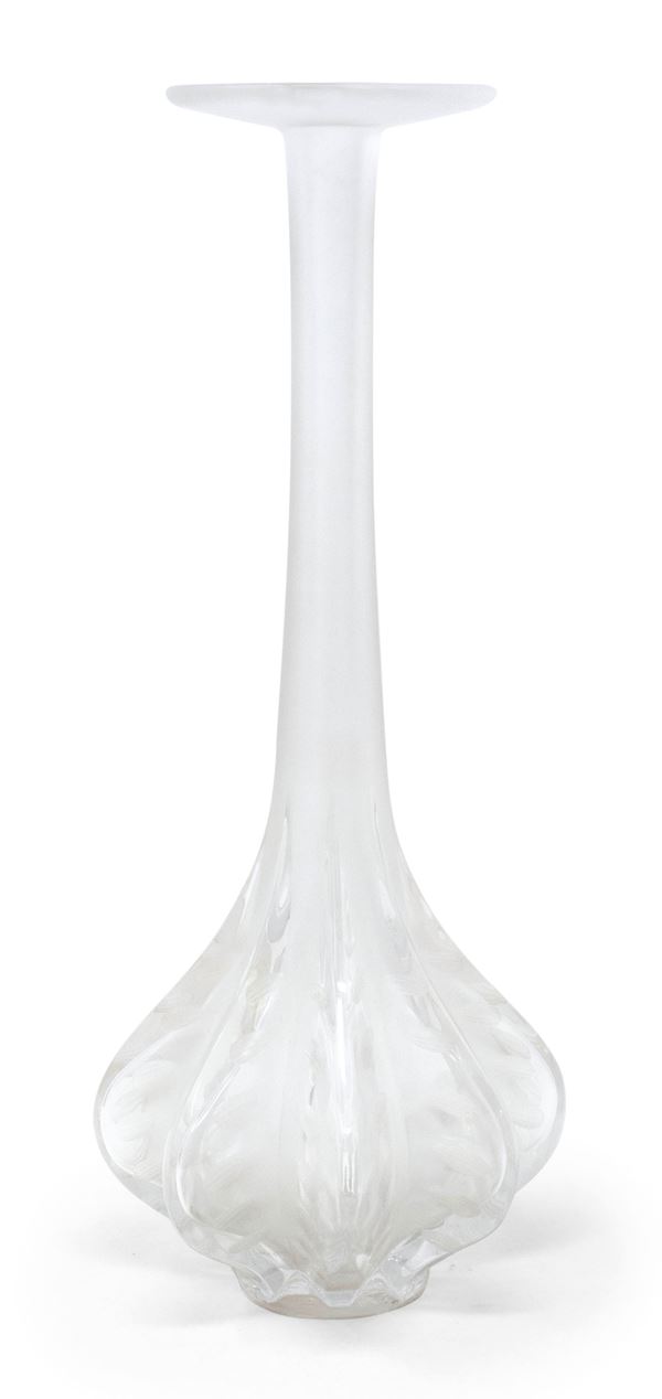 Lalique vaso monofiore in vetro pressato incolore e satinato Marie Claude