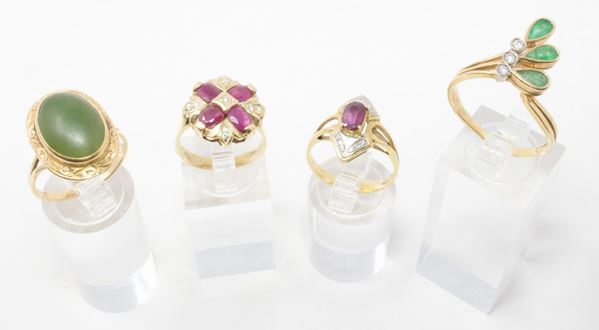 Quattro anelli in oro giallo  - Auction Jewels and Watches - Casa d'aste Farsettiarte