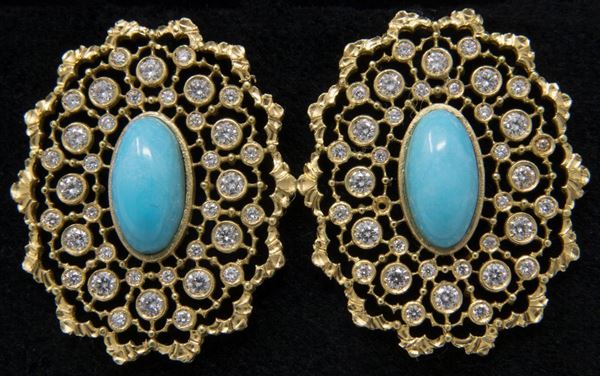 Orecchini ovali in oro giallo, turchesi e diamanti  - Auction Jewels and Watches - Casa d'aste Farsettiarte