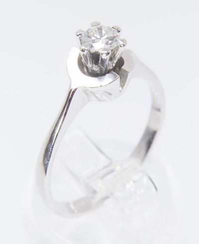Anello in Oro Bianco con Brillante