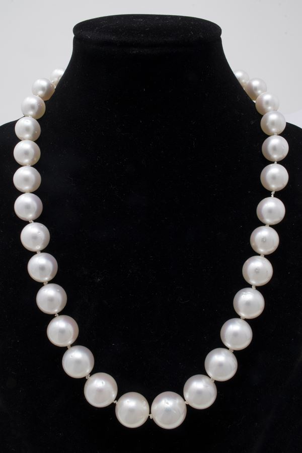 Collana girocollo di perle australiane in gradazione