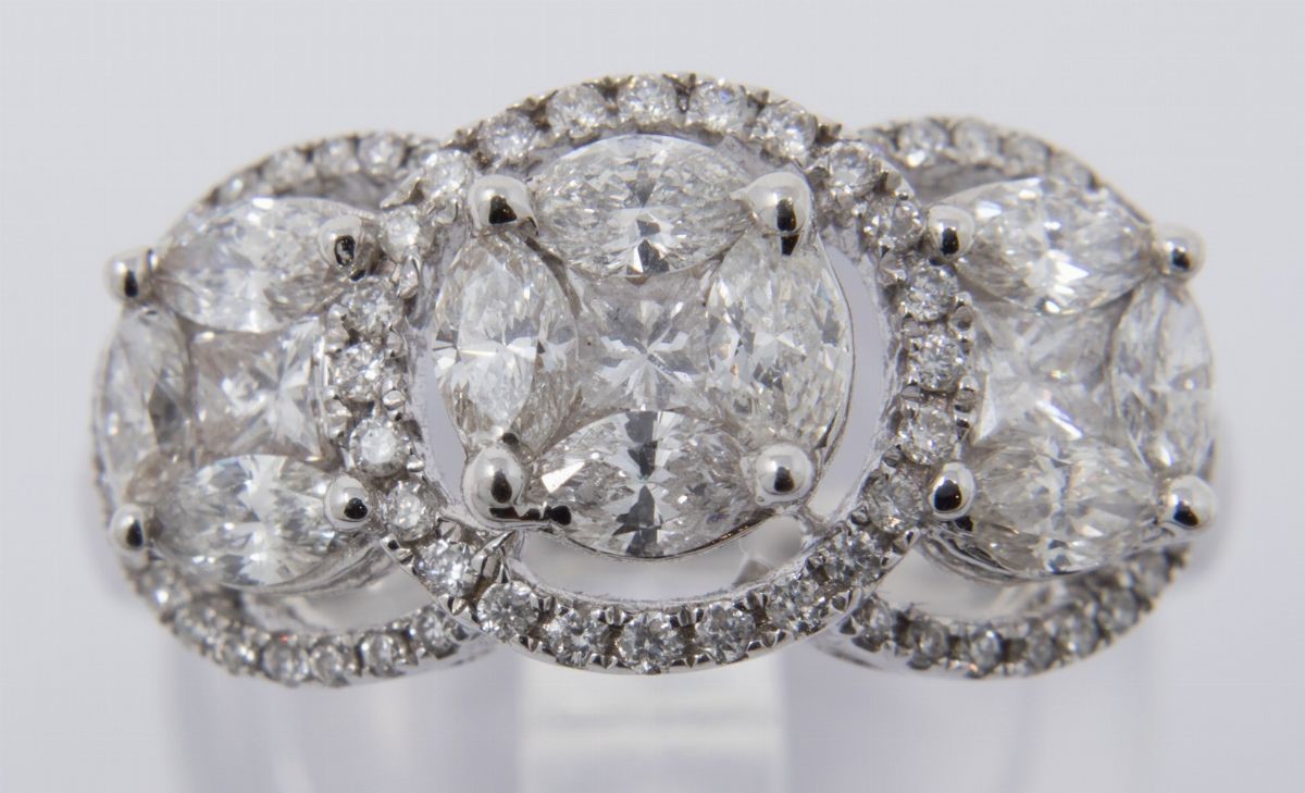 Anello Trilogy in Oro Bianco e Diamanti