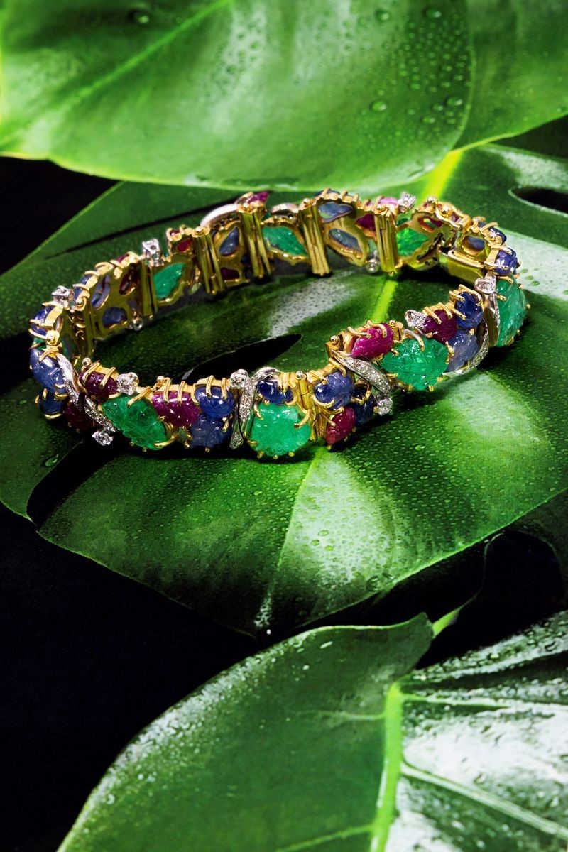 Bracciale Tutti Frutti in Oro Bianco e Giallo con Smeraldi, Zaffiri e Rubini