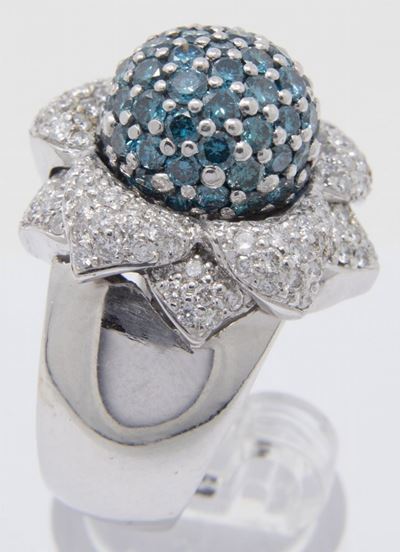 Anello in Oro Bianco, Diamanti Bianchi e Azzurri
