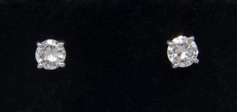 Orecchini a Solitario in Oro Bianco con Diamanti