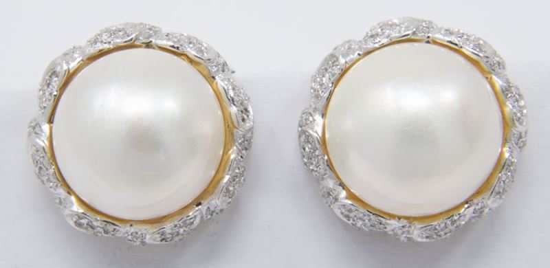 Orecchini a Clips in Oro Bianco, con Perle Mabe e Brillanti