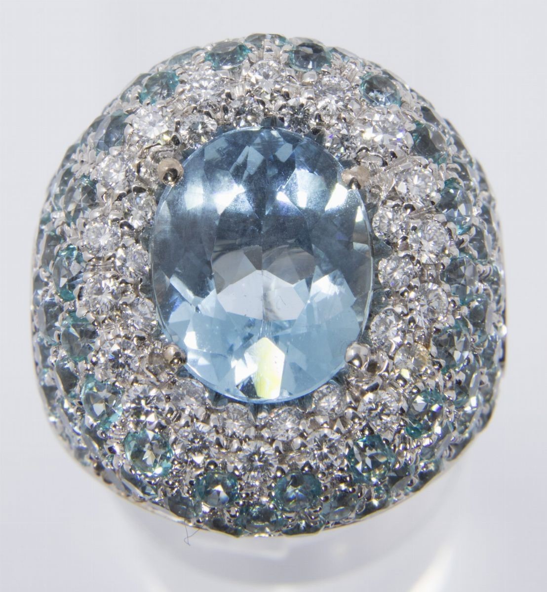 Anello in Oro Bianco con Acquemarine e Brillanti