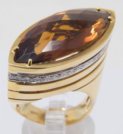 Anello in Oro Giallo con Quarzo Madeira e Brillanti