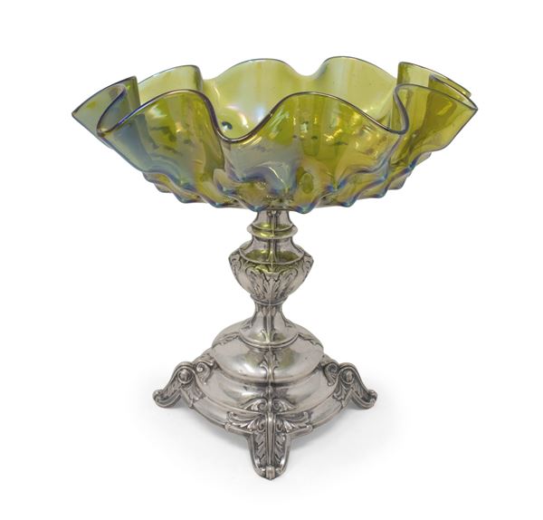 Portafrutta in argento e vetro iridescente  (fine XIX secolo.)  - Auction The Art of the Table - Casa d'aste Farsettiarte