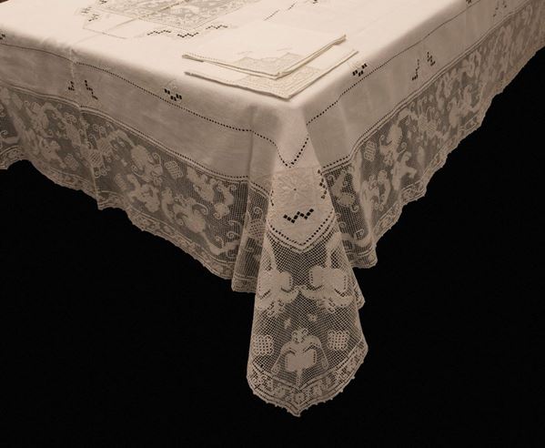 Tovaglia con dodici tovaglioli in lino ecrù  - Auction The Art of the Table - Casa d'aste Farsettiarte