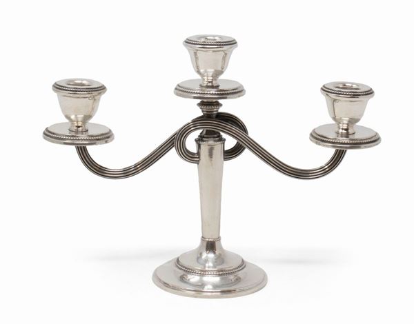 Candelabro a tre fiamme in argento  - Auction The Art of the Table - Casa d'aste Farsettiarte
