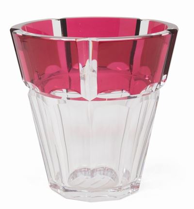 Val Saint Lambert Elegante Vaso in Doppio Cristallo Incolore e Rosso Rubino