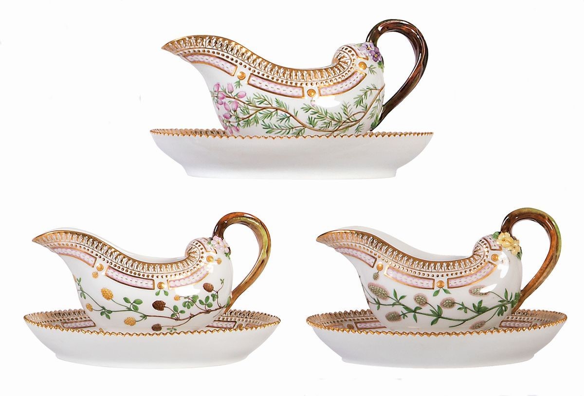 Eccezionale Servizio da Tavola in Porcellana Policroma e Dorata Royal Copenhagen «flora Danica», ...