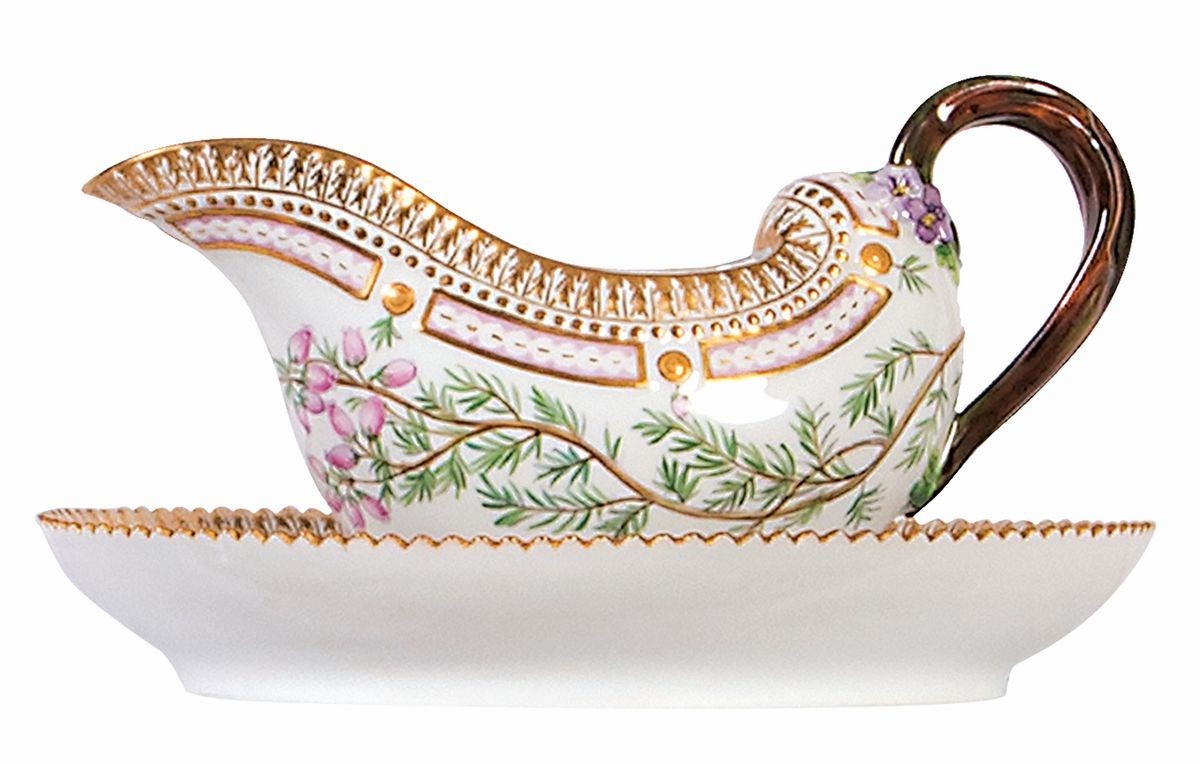 Eccezionale Servizio da Tavola in Porcellana Policroma e Dorata Royal Copenhagen «flora Danica», ...