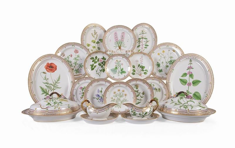 Prestigioso Servizio da Tavola in Porcellana Royal Copenhagen «flora Danica», Prima Metà del XX S...