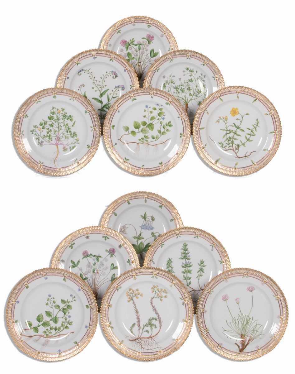 Prestigioso Servizio da Tavola in Porcellana Royal Copenhagen «flora Danica», Prima Metà del XX S...