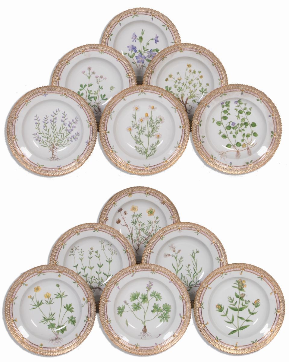 Prestigioso Servizio da Tavola in Porcellana Royal Copenhagen «flora Danica», Prima Metà del XX S...