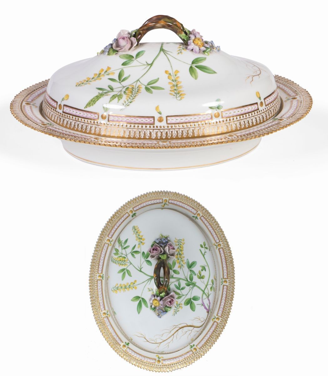 Prestigioso Servizio da Tavola in Porcellana Royal Copenhagen «flora Danica», Prima Metà del XX S...