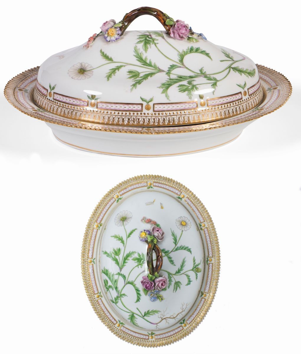 Prestigioso Servizio da Tavola in Porcellana Royal Copenhagen «flora Danica», Prima Metà del XX S...