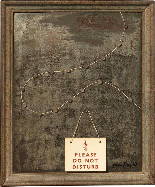 Man Ray : Please Do Not Disturb  (1967)  - Assemblaggio su lamina di metallo - Auction Modern and Contemporary Art - I - Casa d'aste Farsettiarte