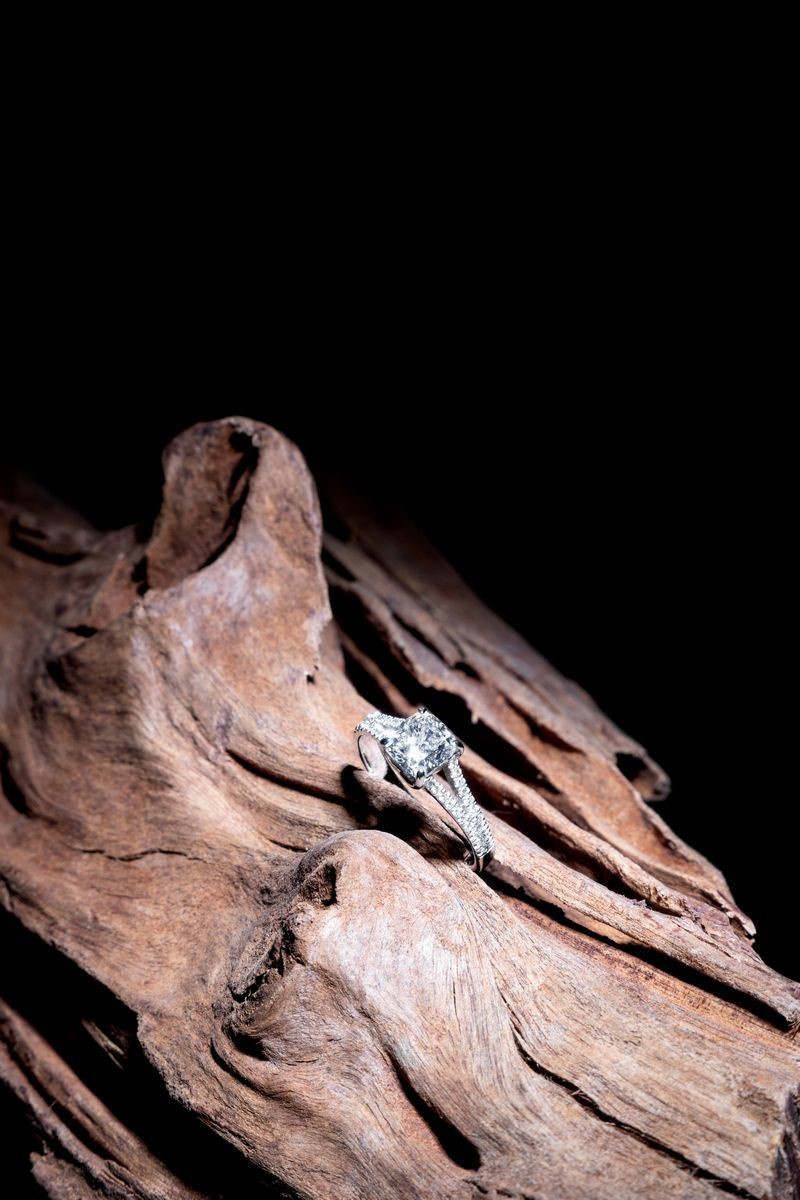 Anello in Oro Bianco e Diamanti