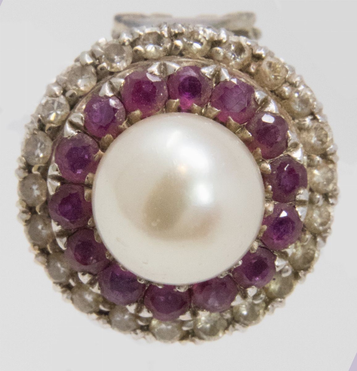 Spilla e Orecchini in Oro Bianco con Perle, Rubini e Brillanti