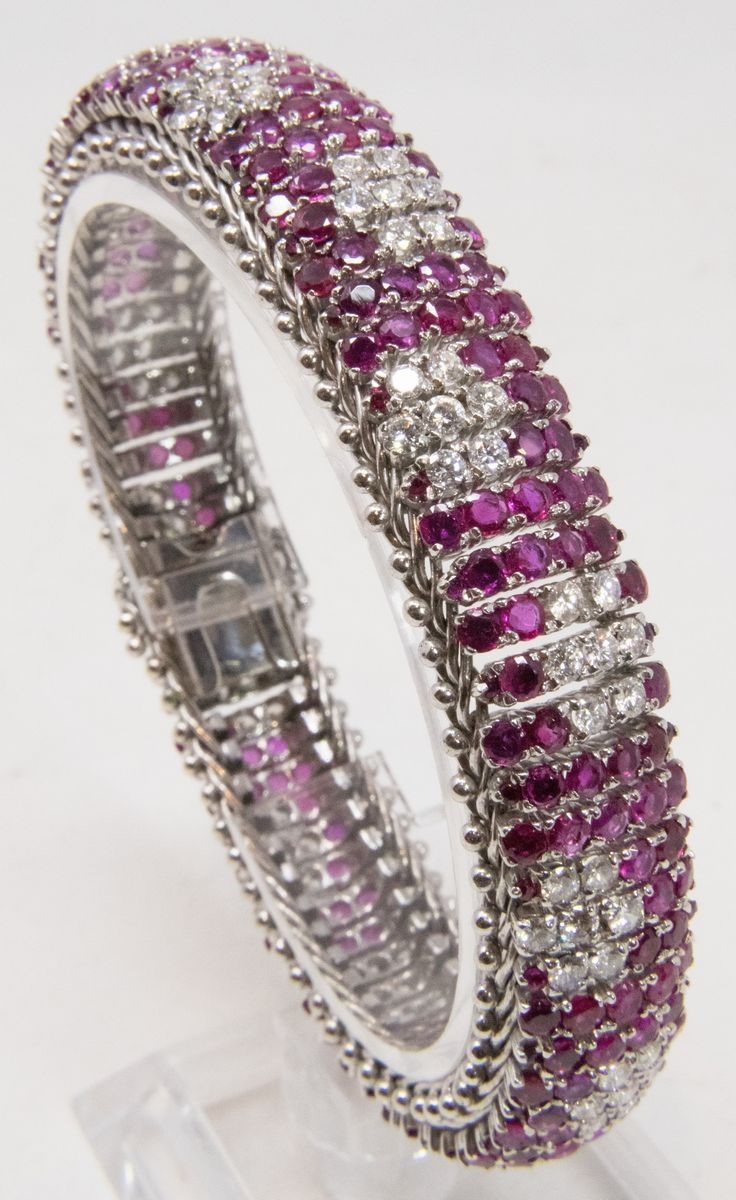 Bracciale a Fascia Snodata in Oro Bianco, con Rubini e Diamanti