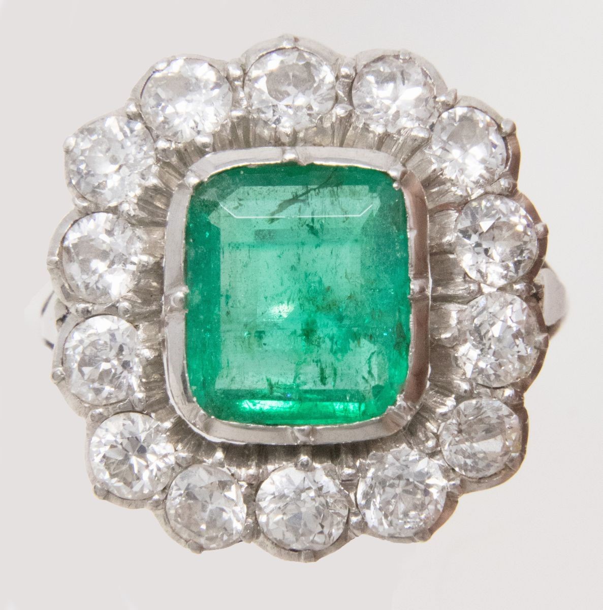 Anello in Platino con Smeraldo e Brillanti