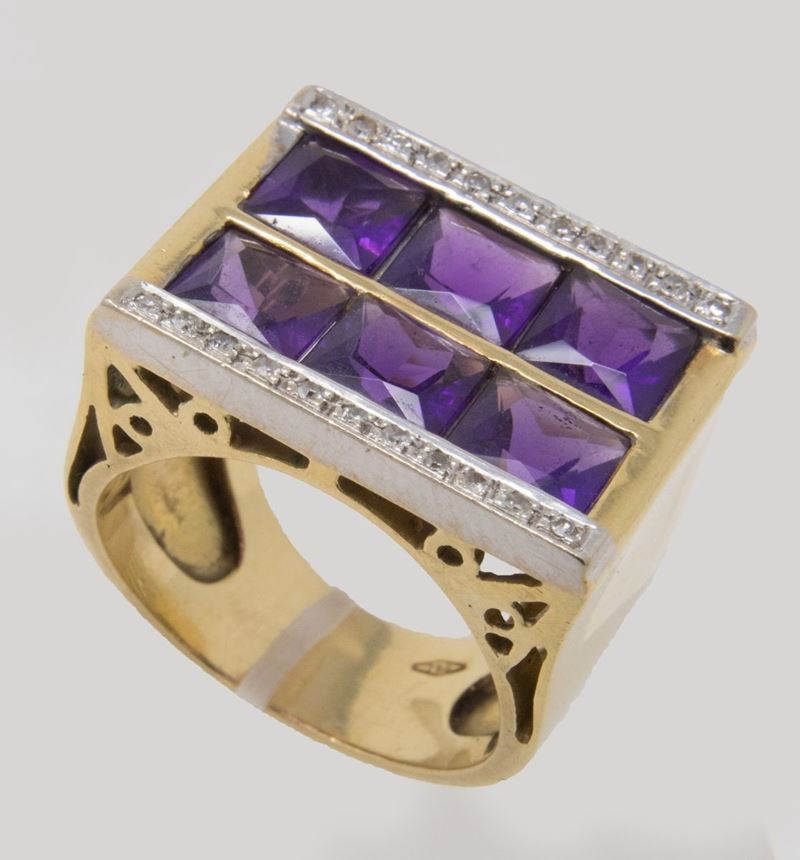 Anello in Oro Giallo e Bianco con Ametiste e Brillanti
