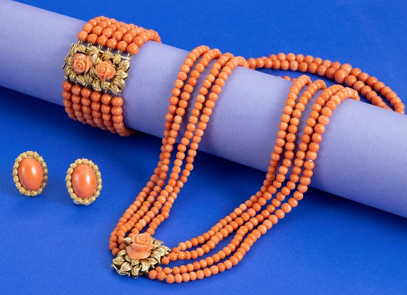 Parure in corallo e oro giallo