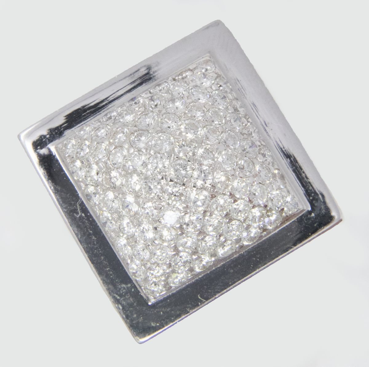 Anello a Fascia in Oro Bianco e Diamanti