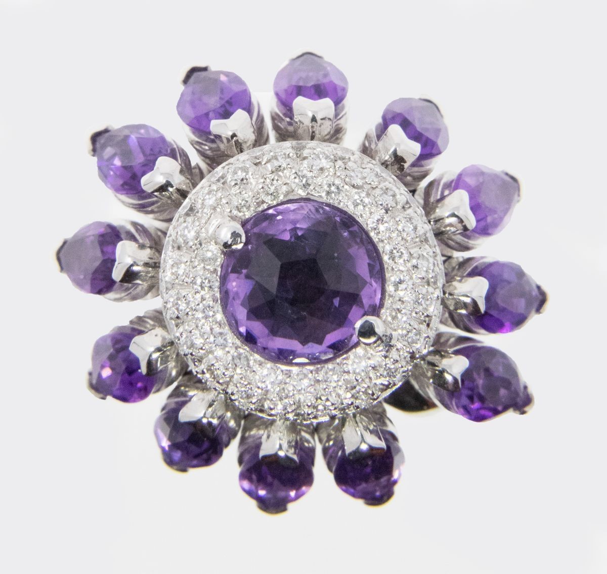 Anello a Fiore in Oro Bianco con Ametista e Brillanti