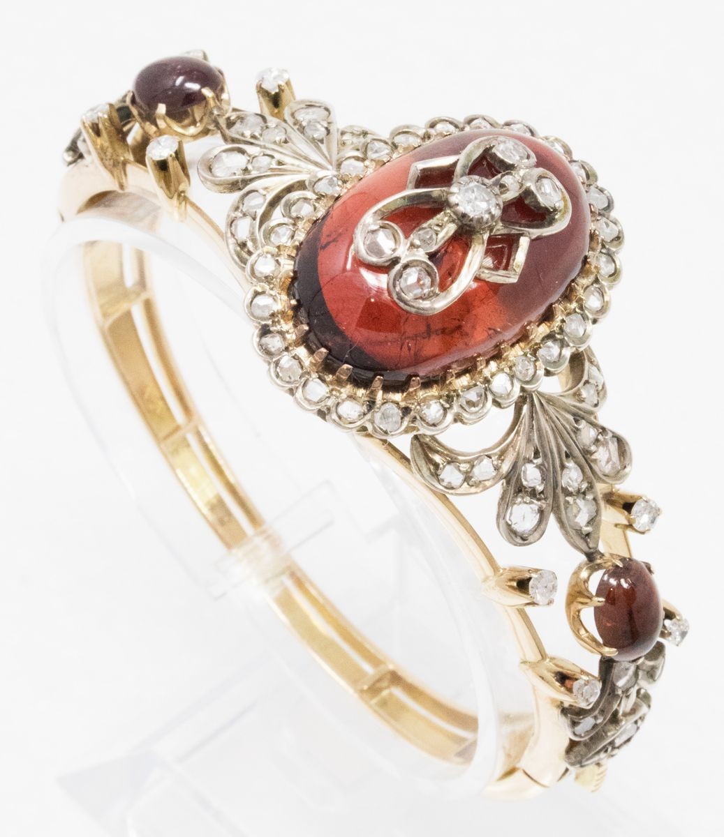 Bracciale Rigido in Oro Giallo, Argento, Ambra, Rose di Diamante e Piccoli Brillanti