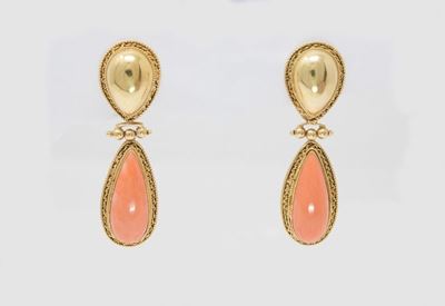 Orecchini Pendenti in Oro Giallo e Corallo