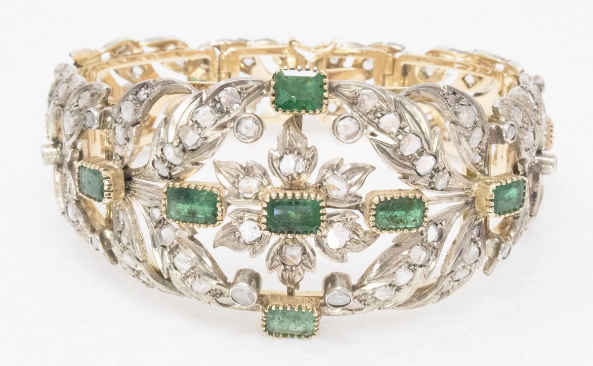 Bracciale a Fascia Semirigida in Oro e Argento con Rose di Diamante e Smeraldi