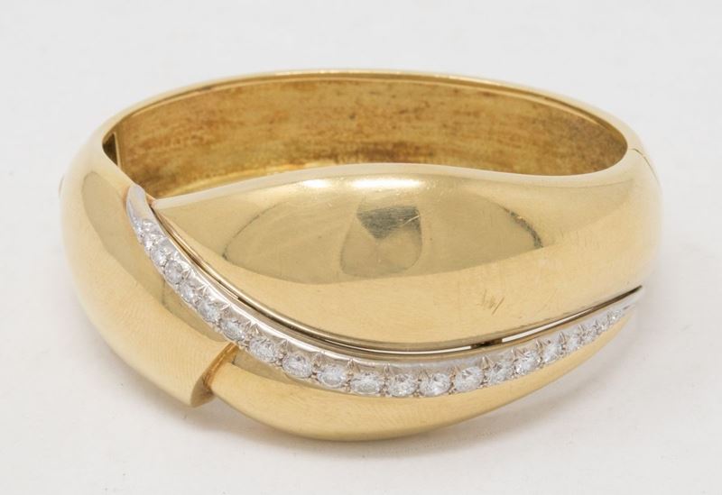 Bracciale Rigido in Oro Giallo e Diamanti
