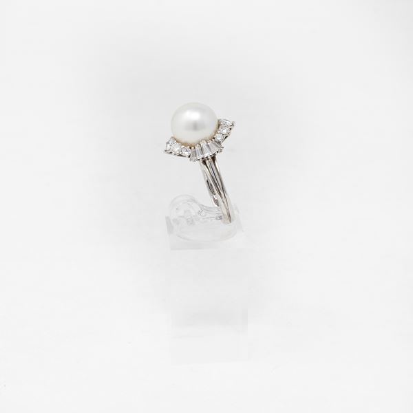 Damiani, anello in oro bianco con perla e diamanti