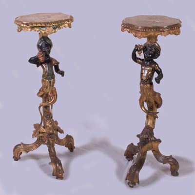 Due Tavolini Gueridon in Legno Policromo Laccato e Dorato